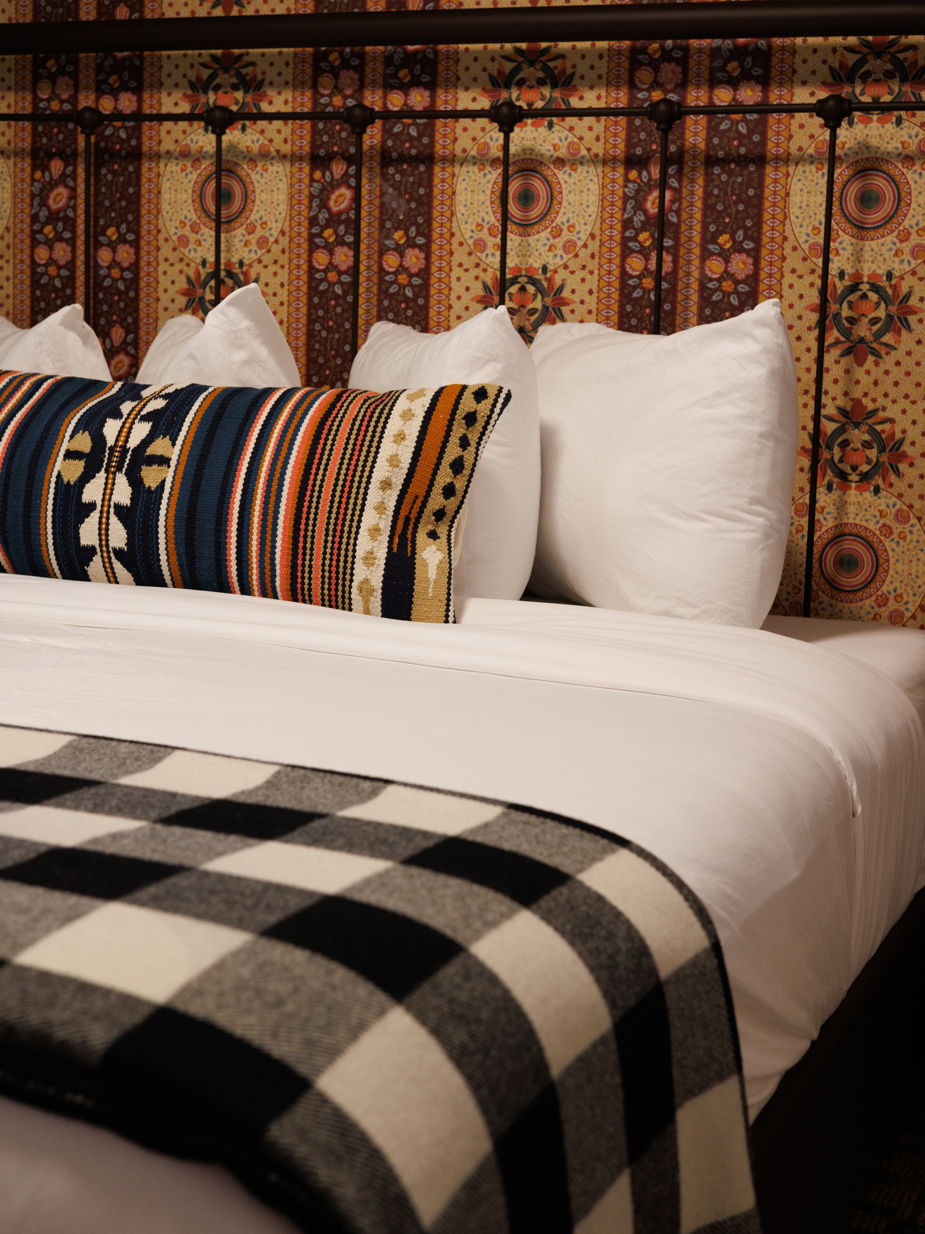 altus lodge (colorado) - guest room