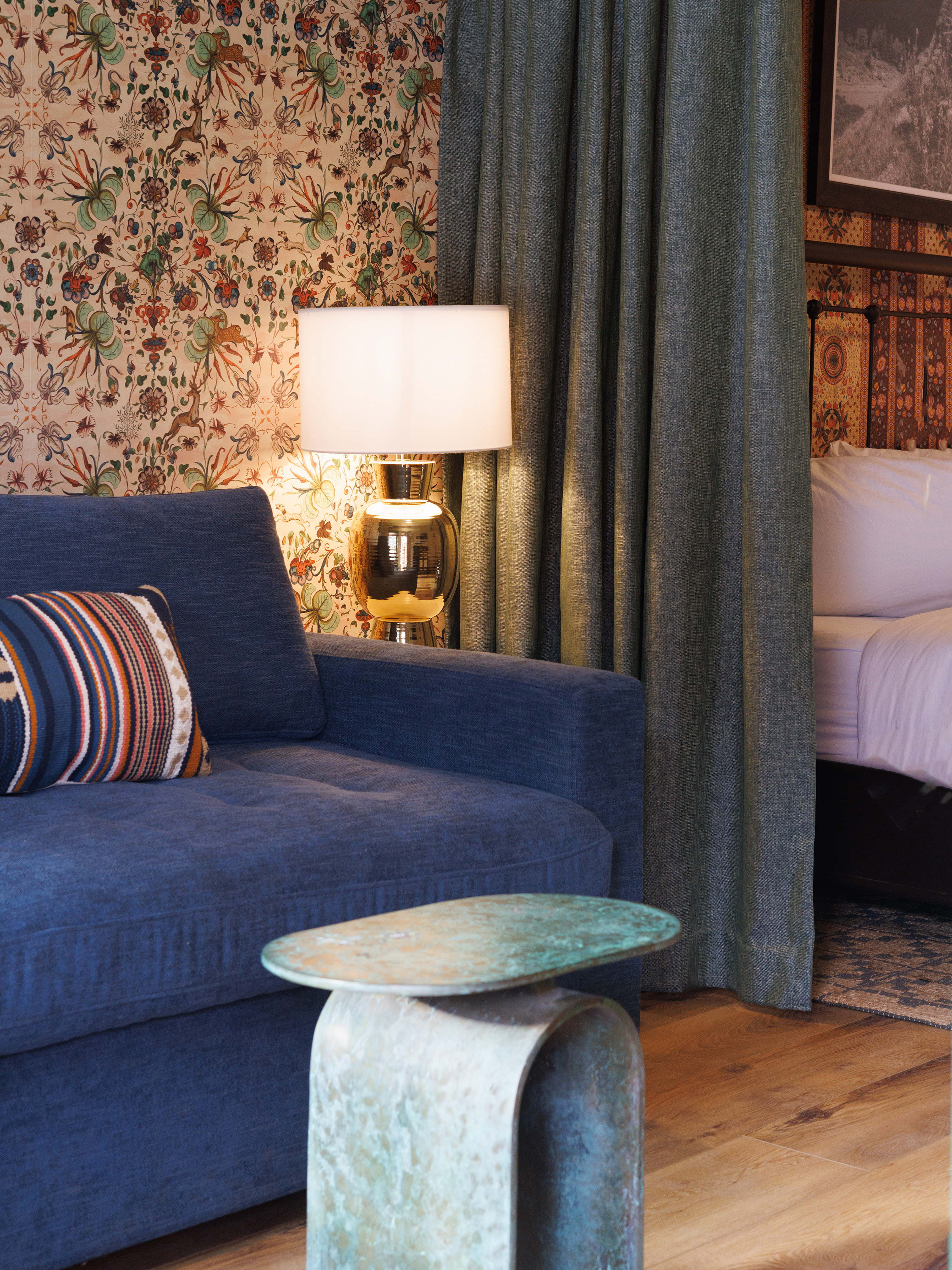 altus lodge (colorado) - living area
